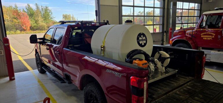 Photographie d'un camion-citerne de la municipalité de Rogersville.