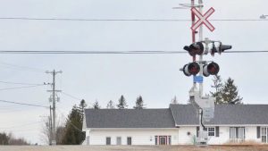 Photographie du passage ferroviaire sur la rue Saint-Paul, à Rogersville.